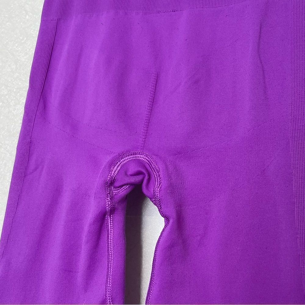 Lululemon Zone In Tight Tender Violet Compression Pants 4 - Picture 6 of 6